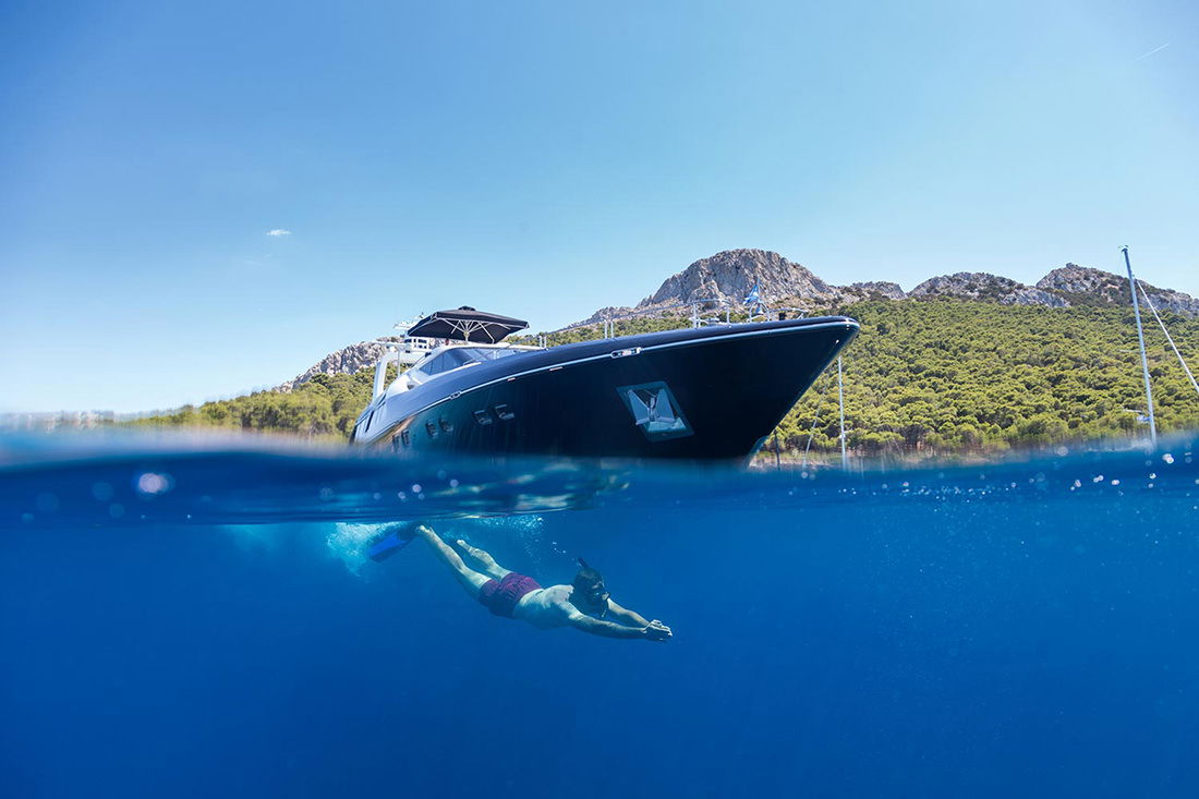 Devonport Custom 42m