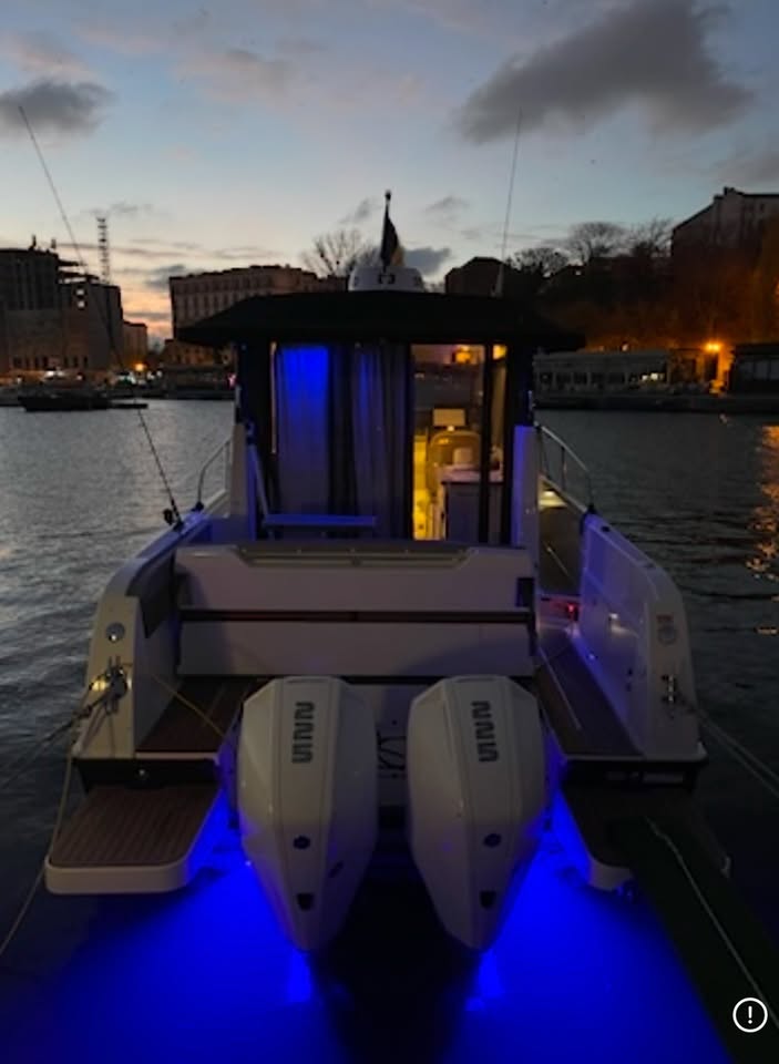 Quicksilver 905 Weekend