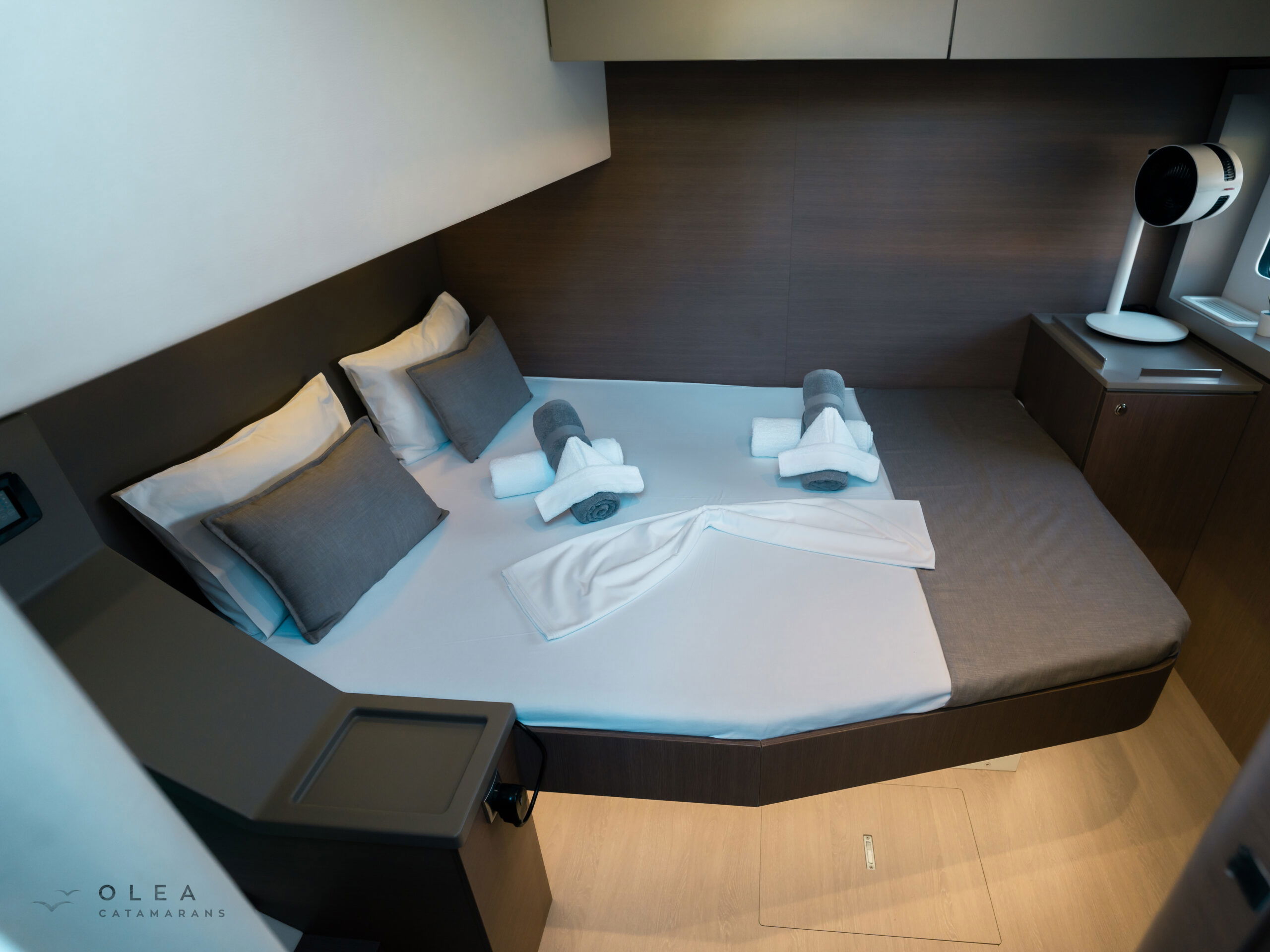 Olea Crewed Elegant Pack