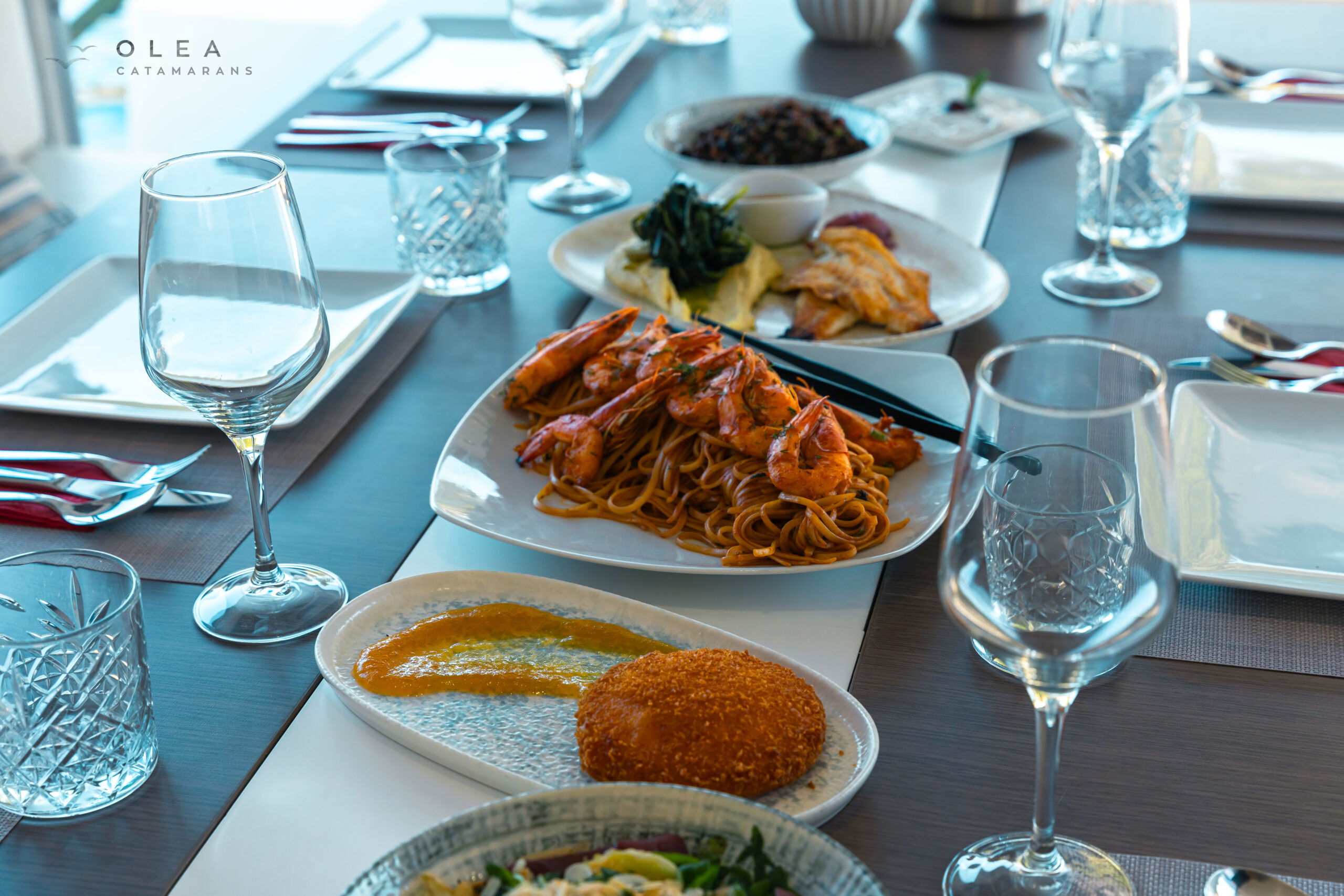 Olea Crewed Elegant Pack