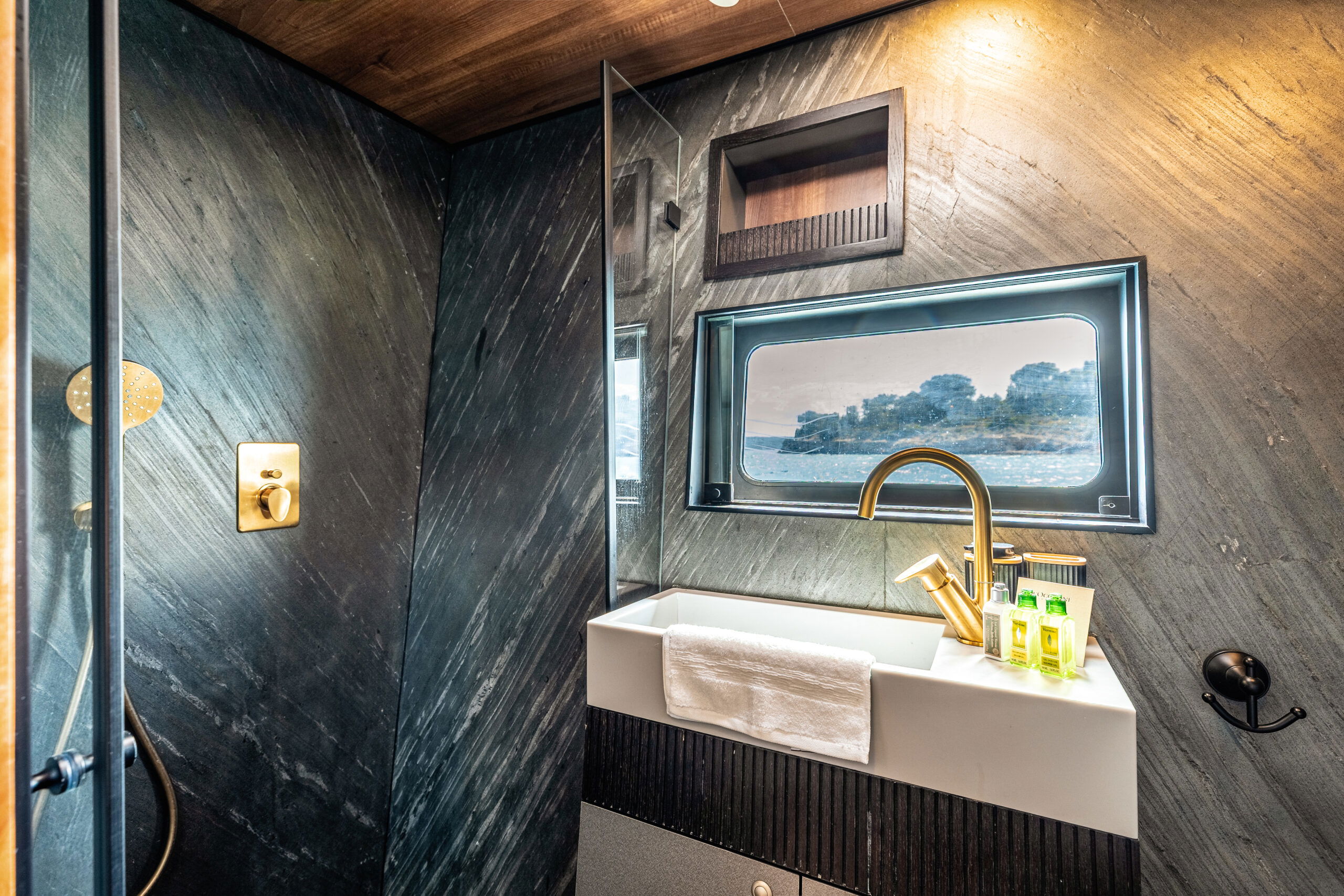 HANI I (VAT included – APA 25% not included)