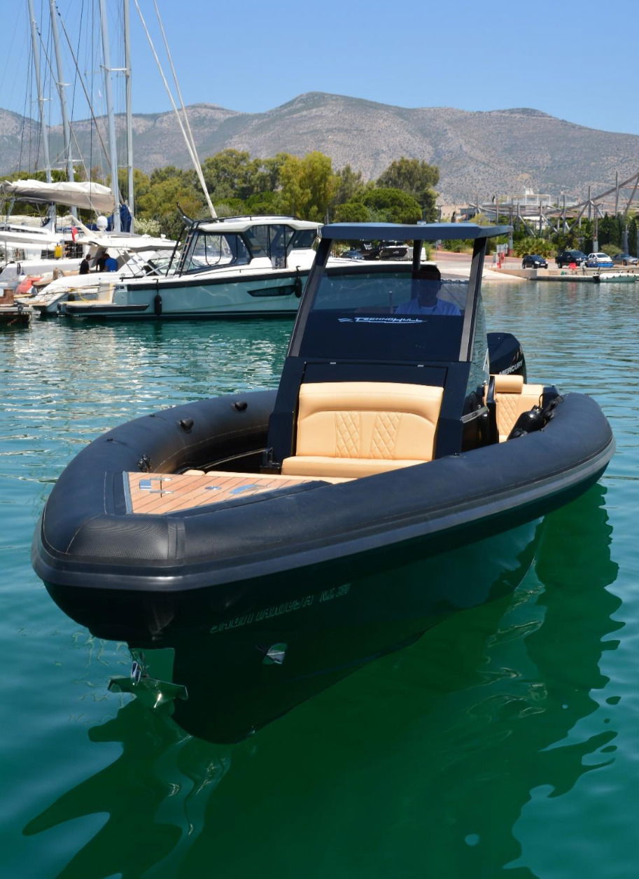 Technohull 38 Grand Sport