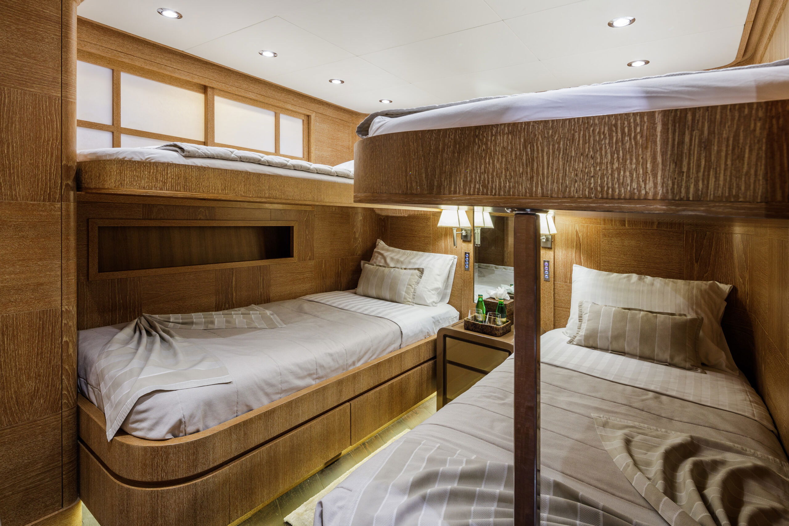 Cantieri di Pisa Akhir 100