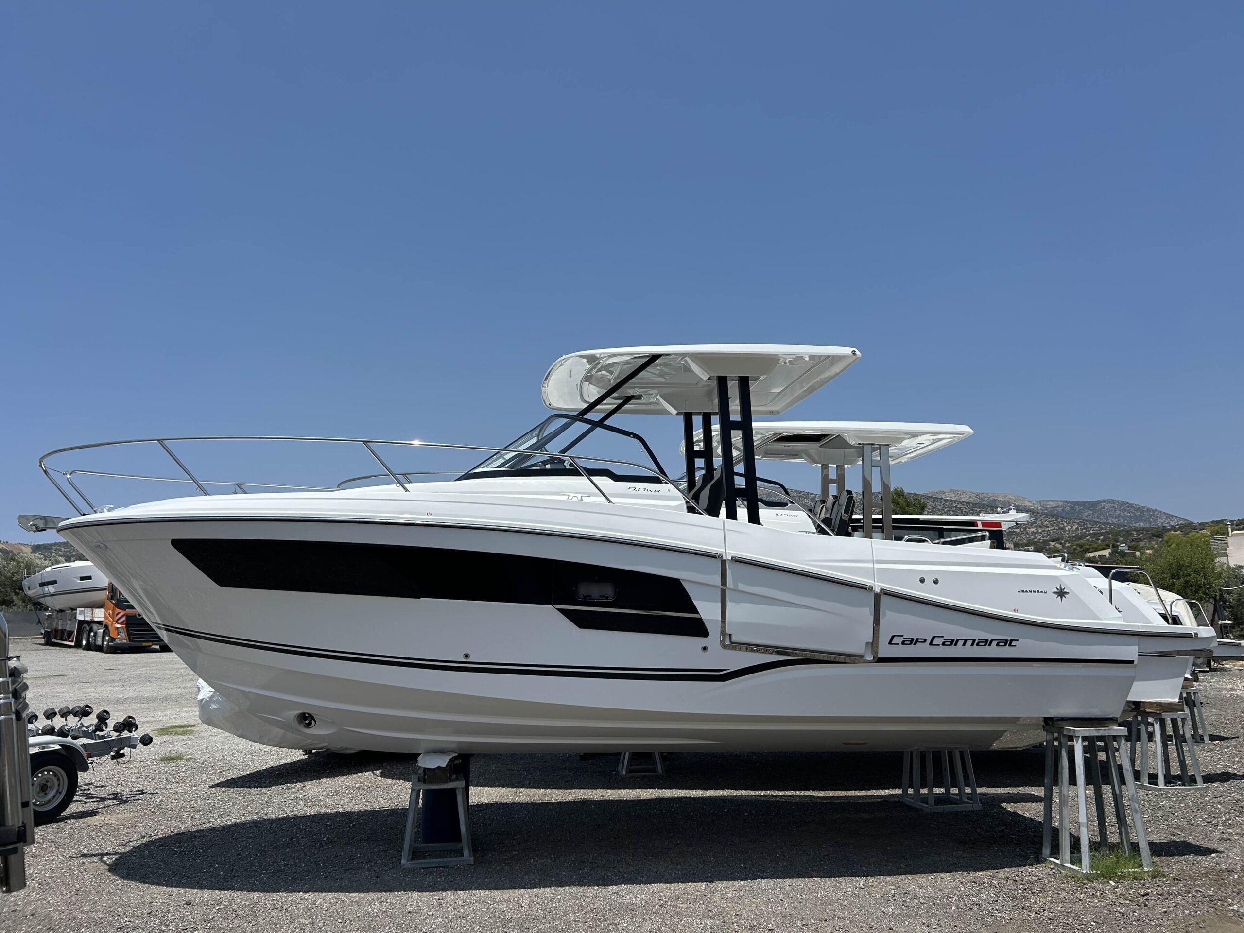Jeanneau Cap Camarat 9.0 Walk Around Serie 2