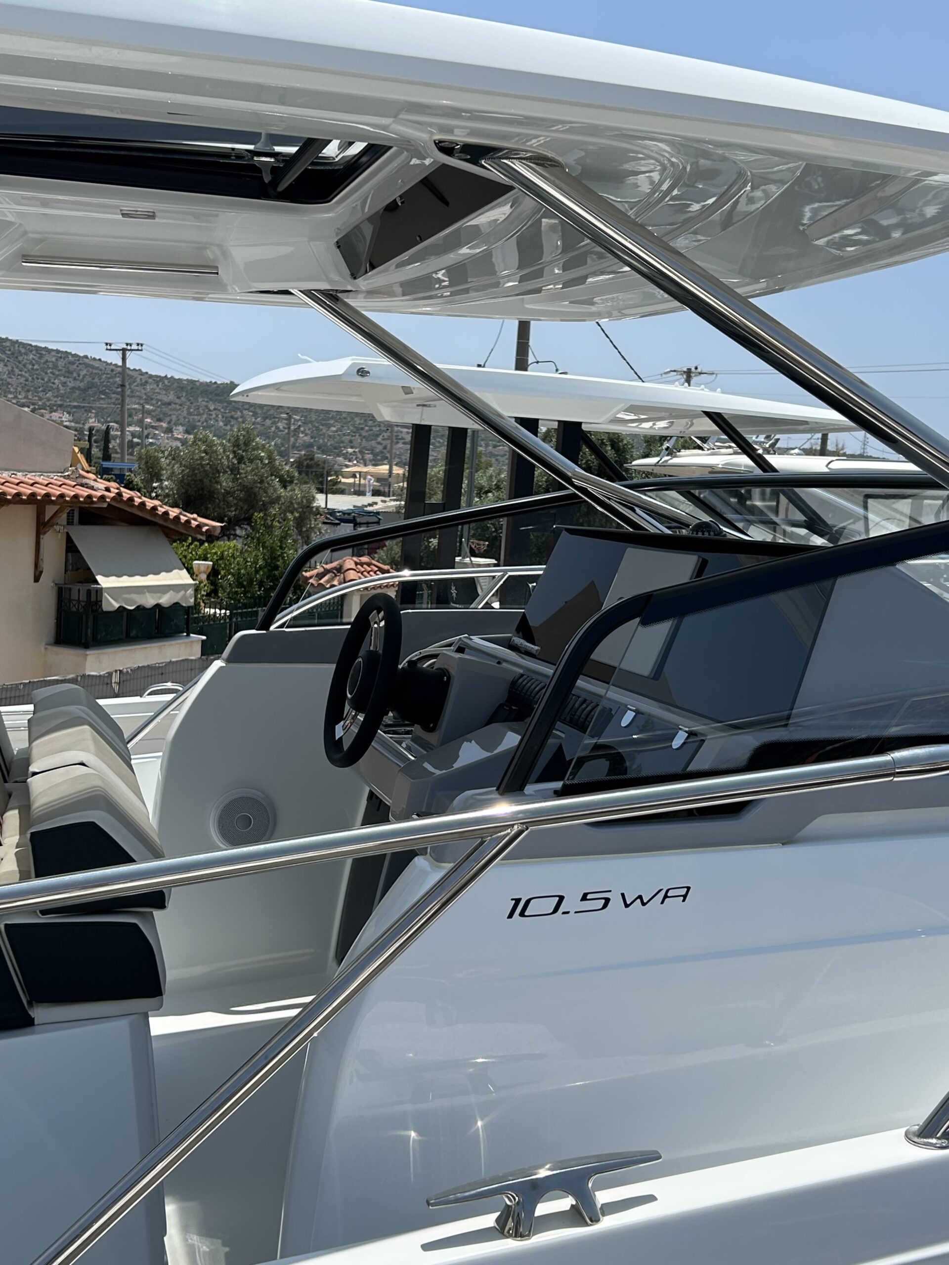 Jeanneau Cap Camarat 10.5 Walk Around Serie 2