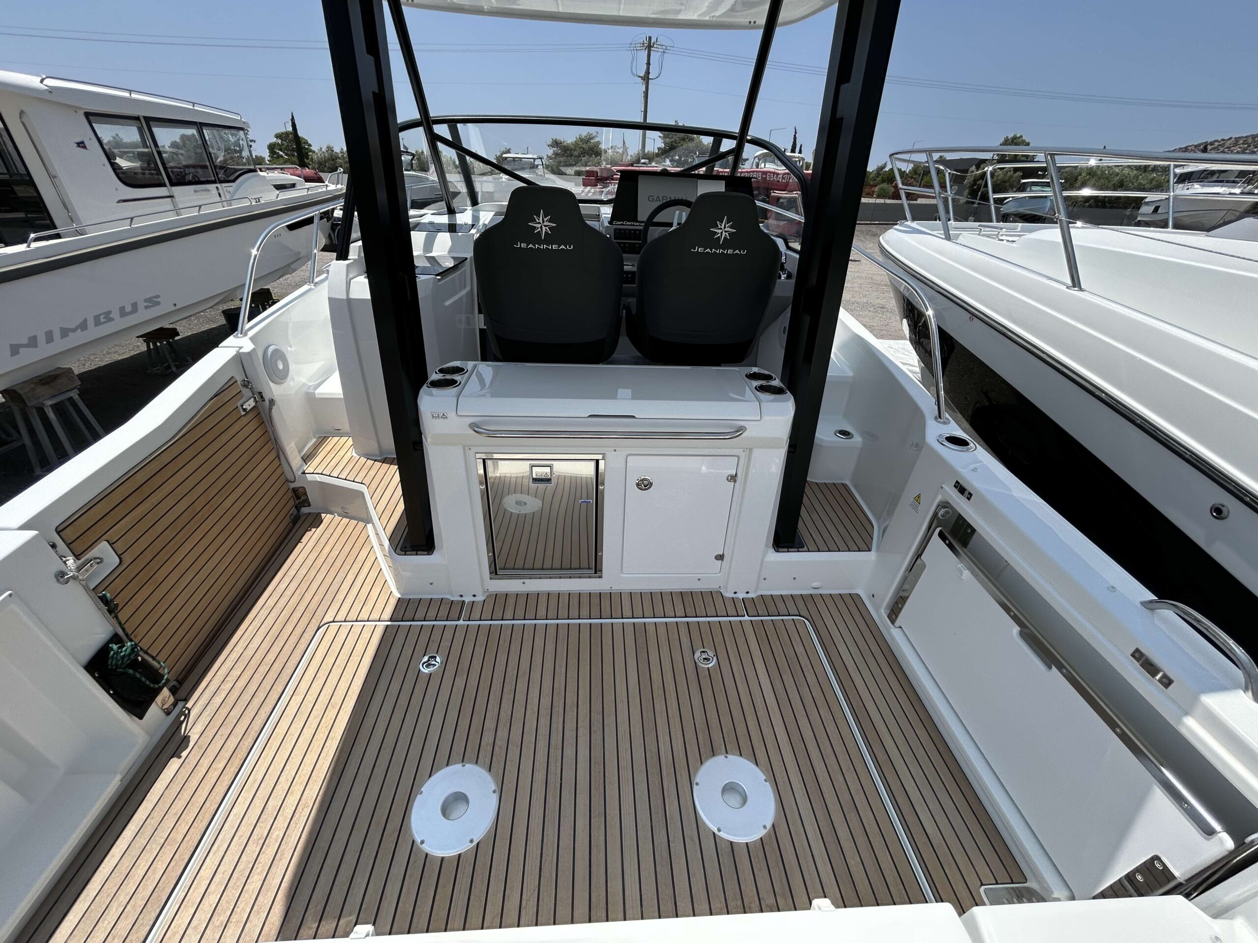 Jeanneau Cap Camarat 9.0 Walk Around Serie 2