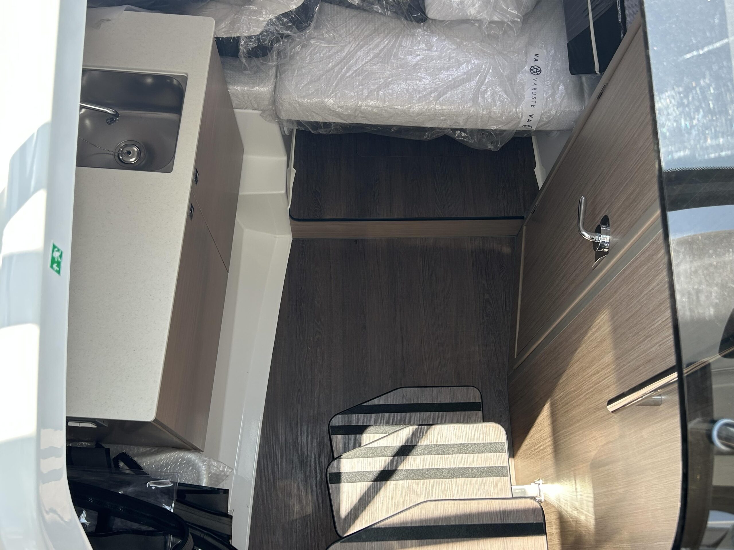 Jeanneau Cap Camarat 9.0 Walk Around Serie 2