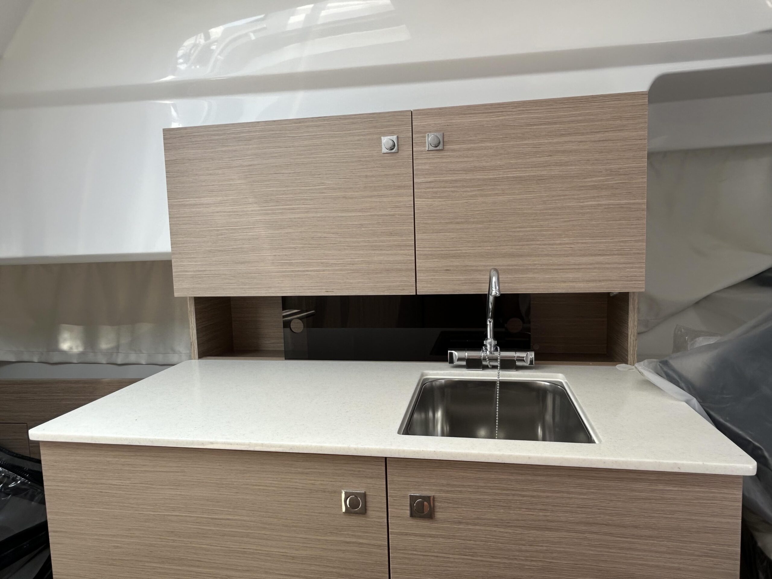 Jeanneau Cap Camarat 9.0 Walk Around Serie 2