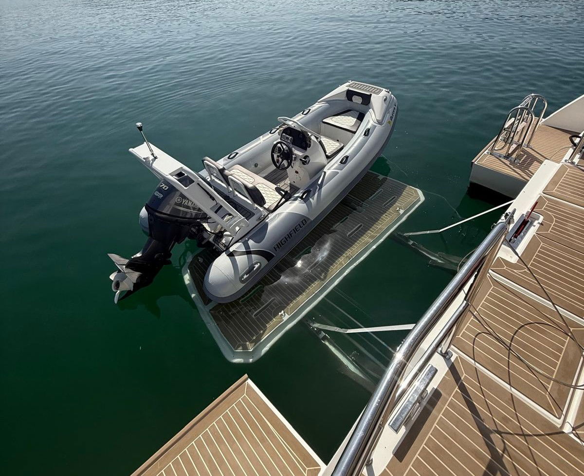 Leopard 53 Power Cat