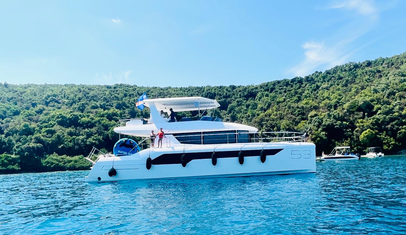 Leopard 53 Power Cat