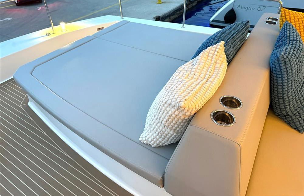 Leopard 53 Power Cat