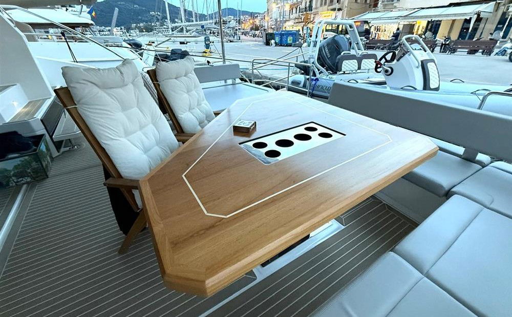 Leopard 53 Power Cat