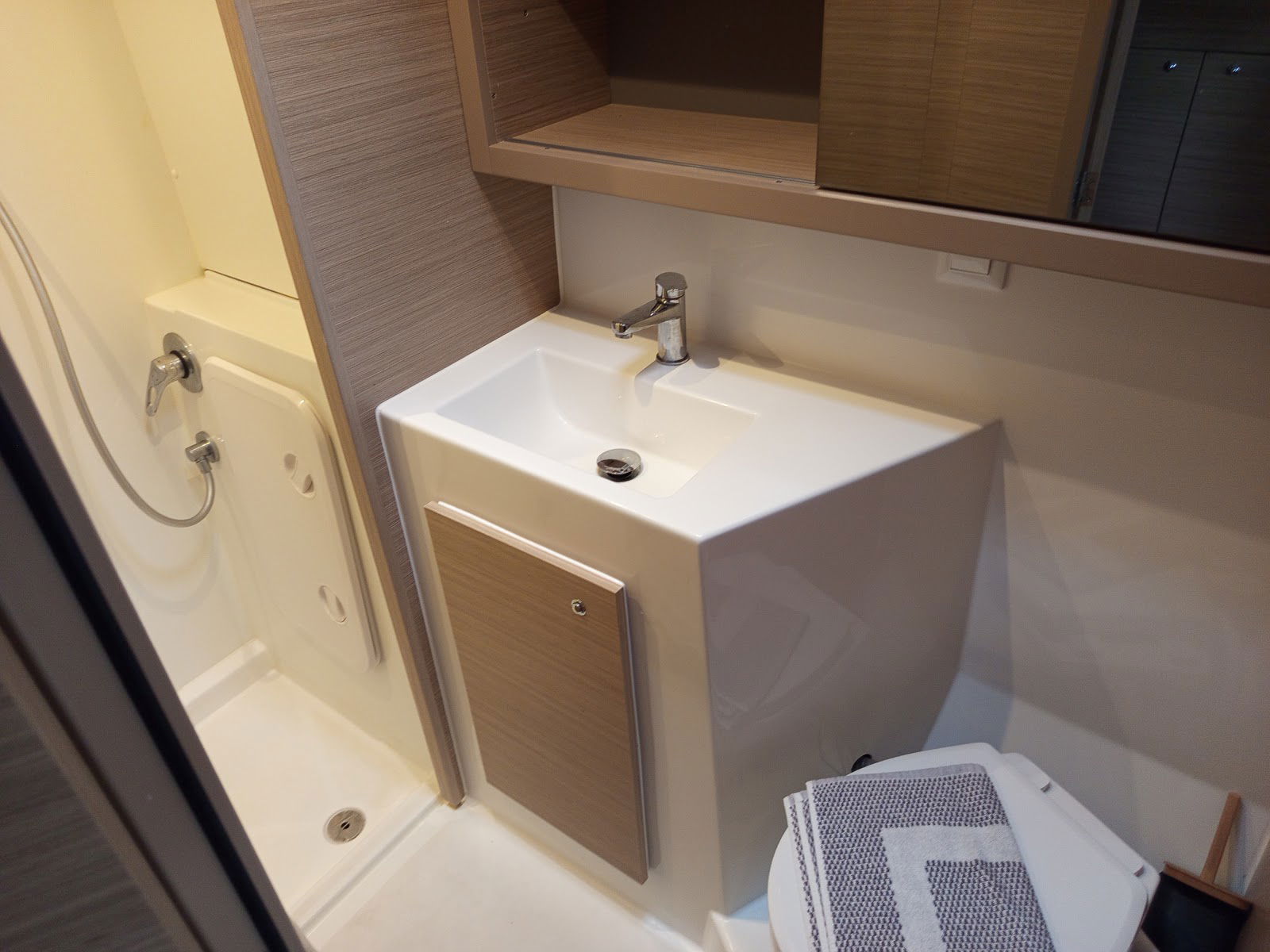 ZAHIRA – GEN/AC+WATERMAKER