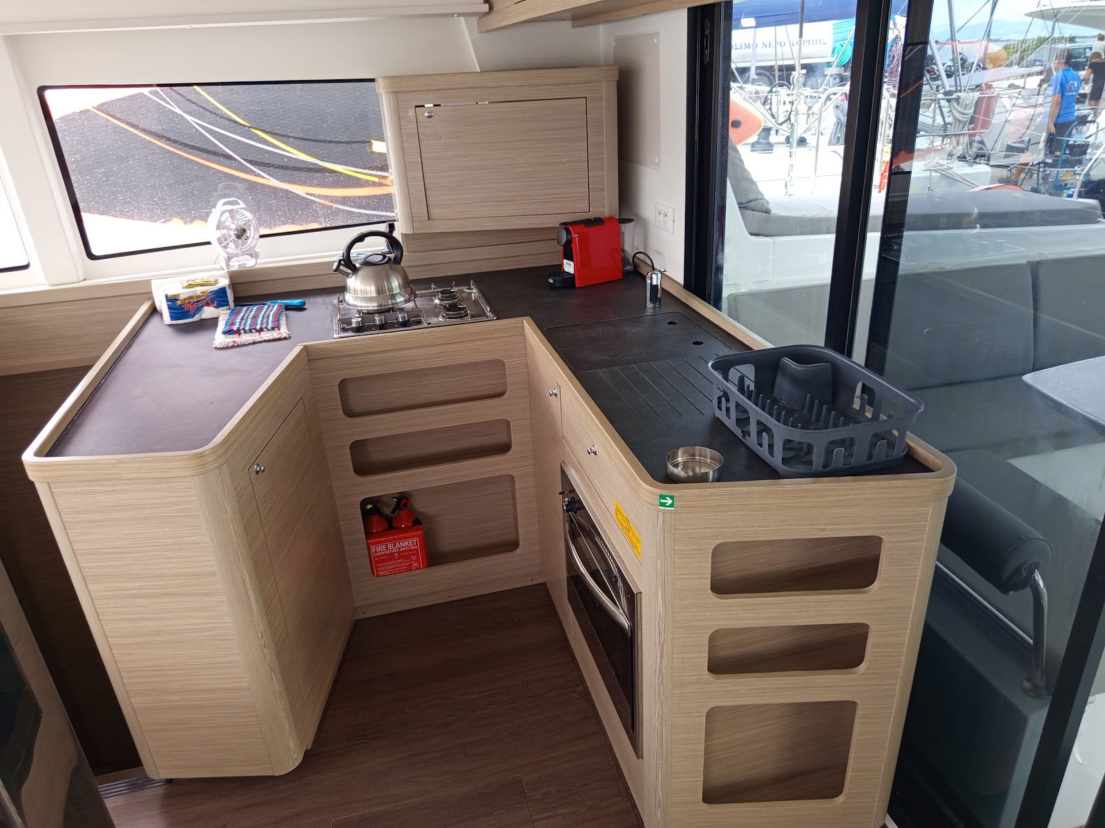 ZAHIRA – GEN/AC+WATERMAKER