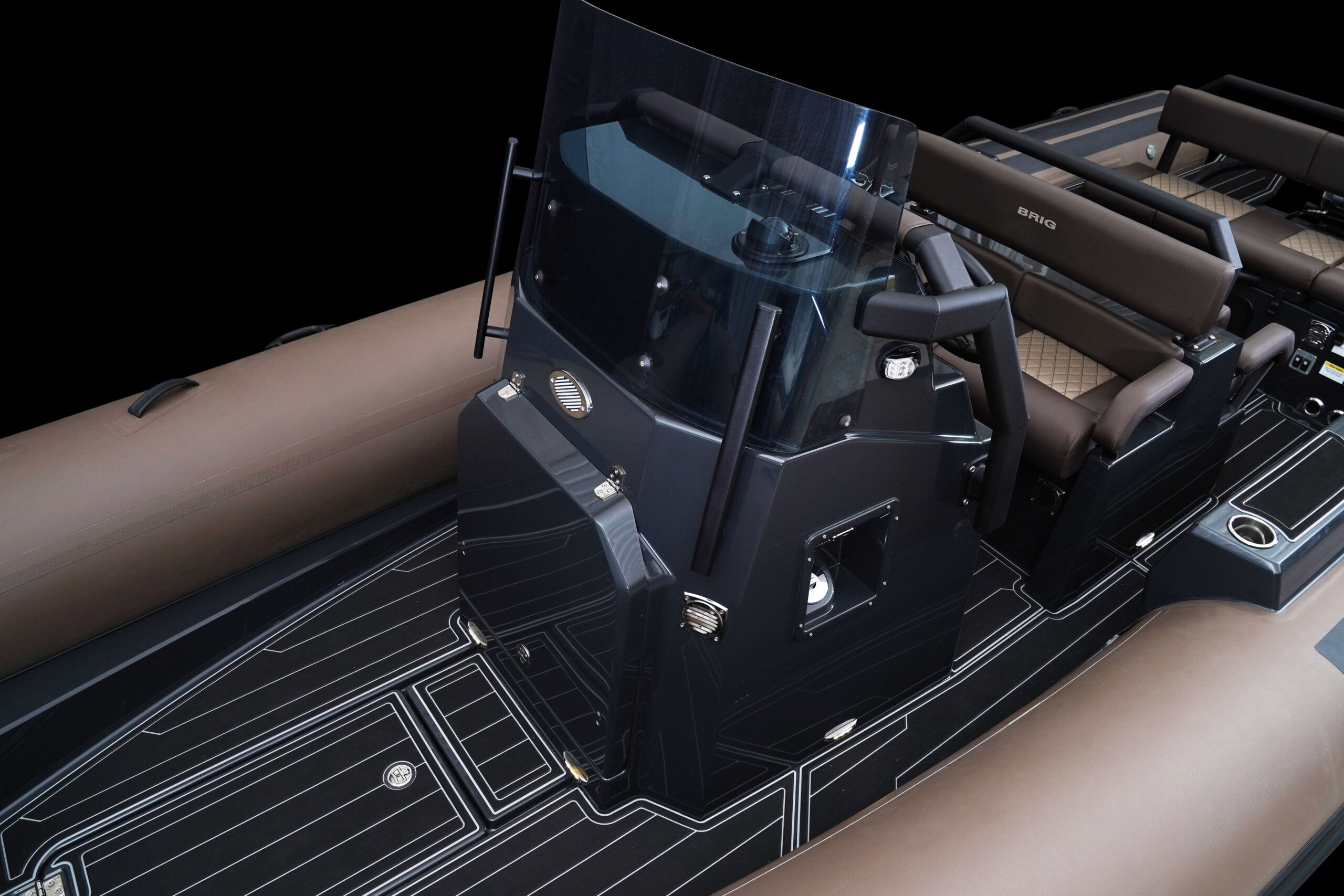 Brig Navigator 26
