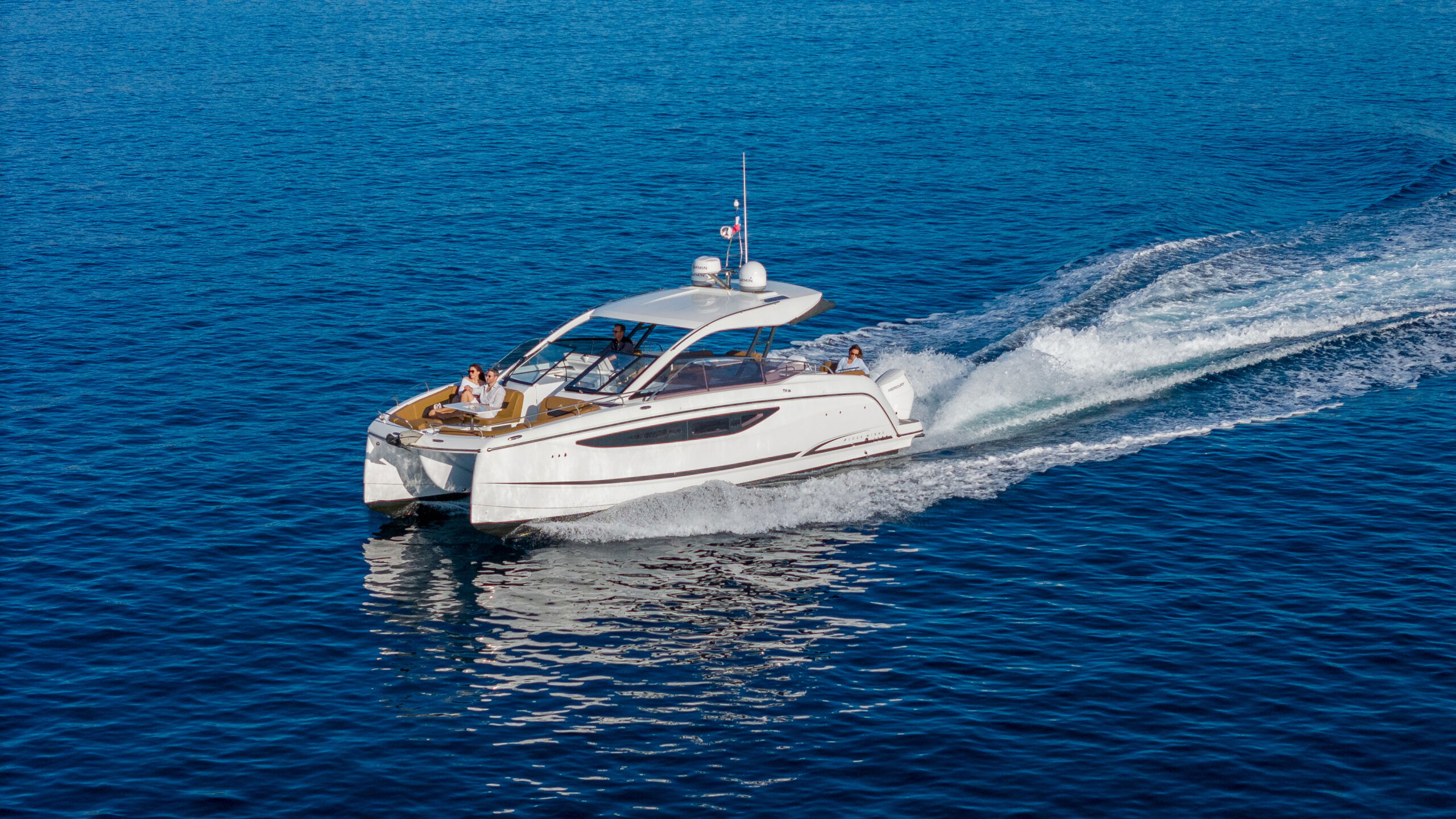 Four Winns TH36 Catamaran