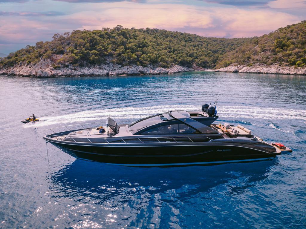Riva 68 Ego