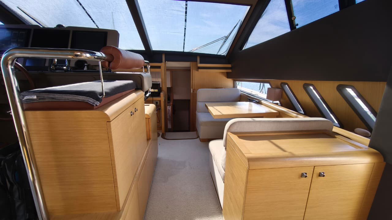 Ferretti 800