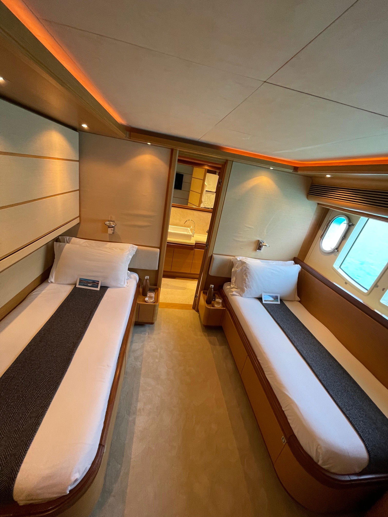 Ferretti Custom Line 97