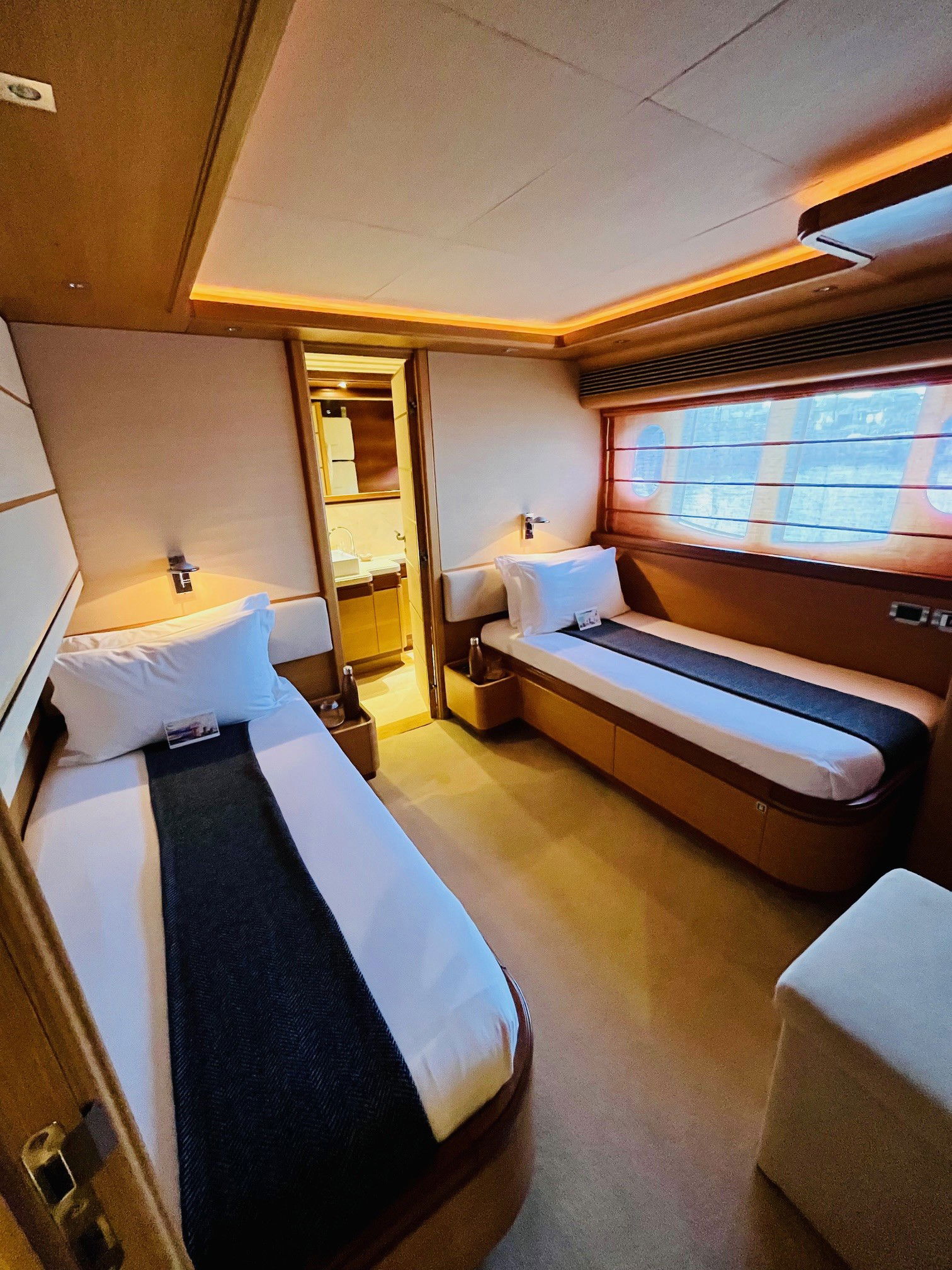 Ferretti Custom Line 97