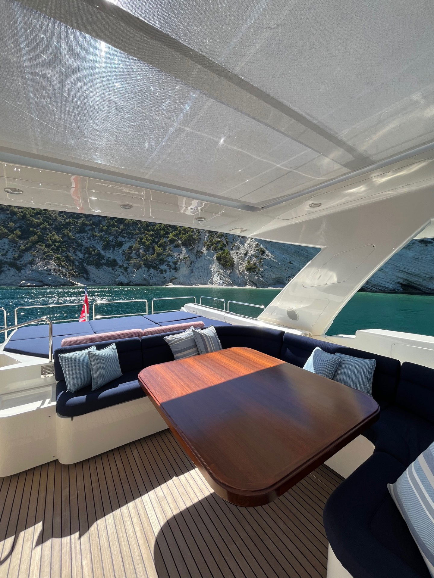 Ferretti Custom Line 97