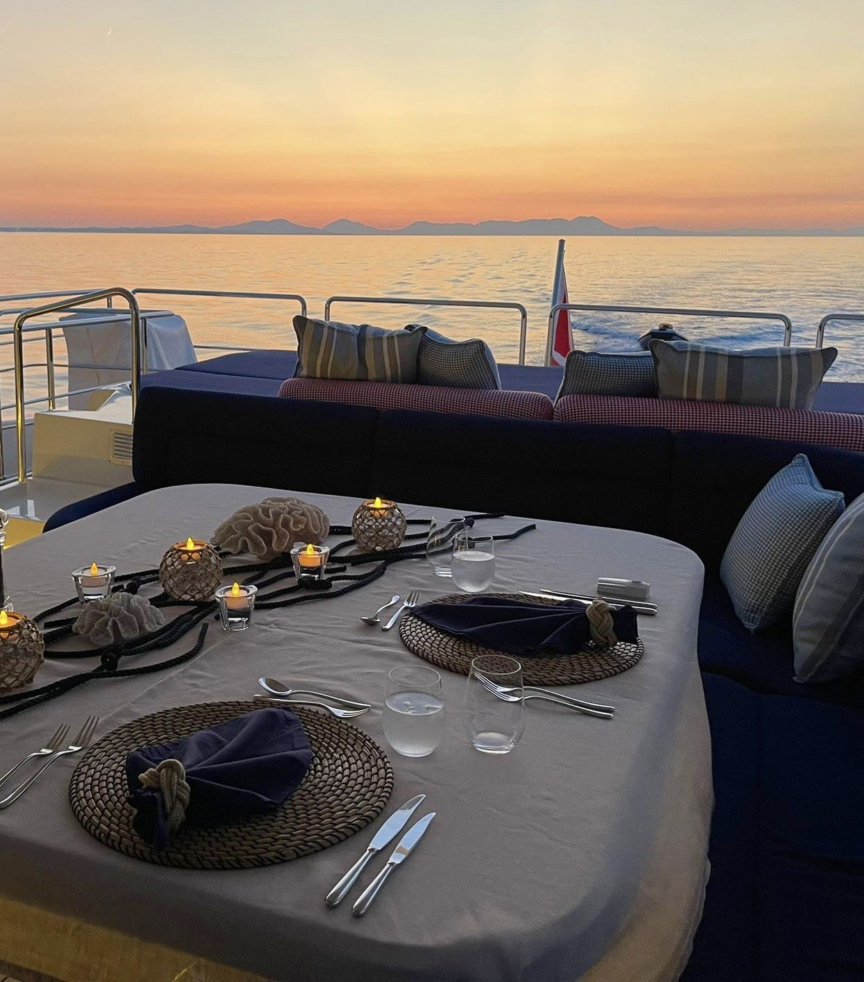 Ferretti Custom Line 97