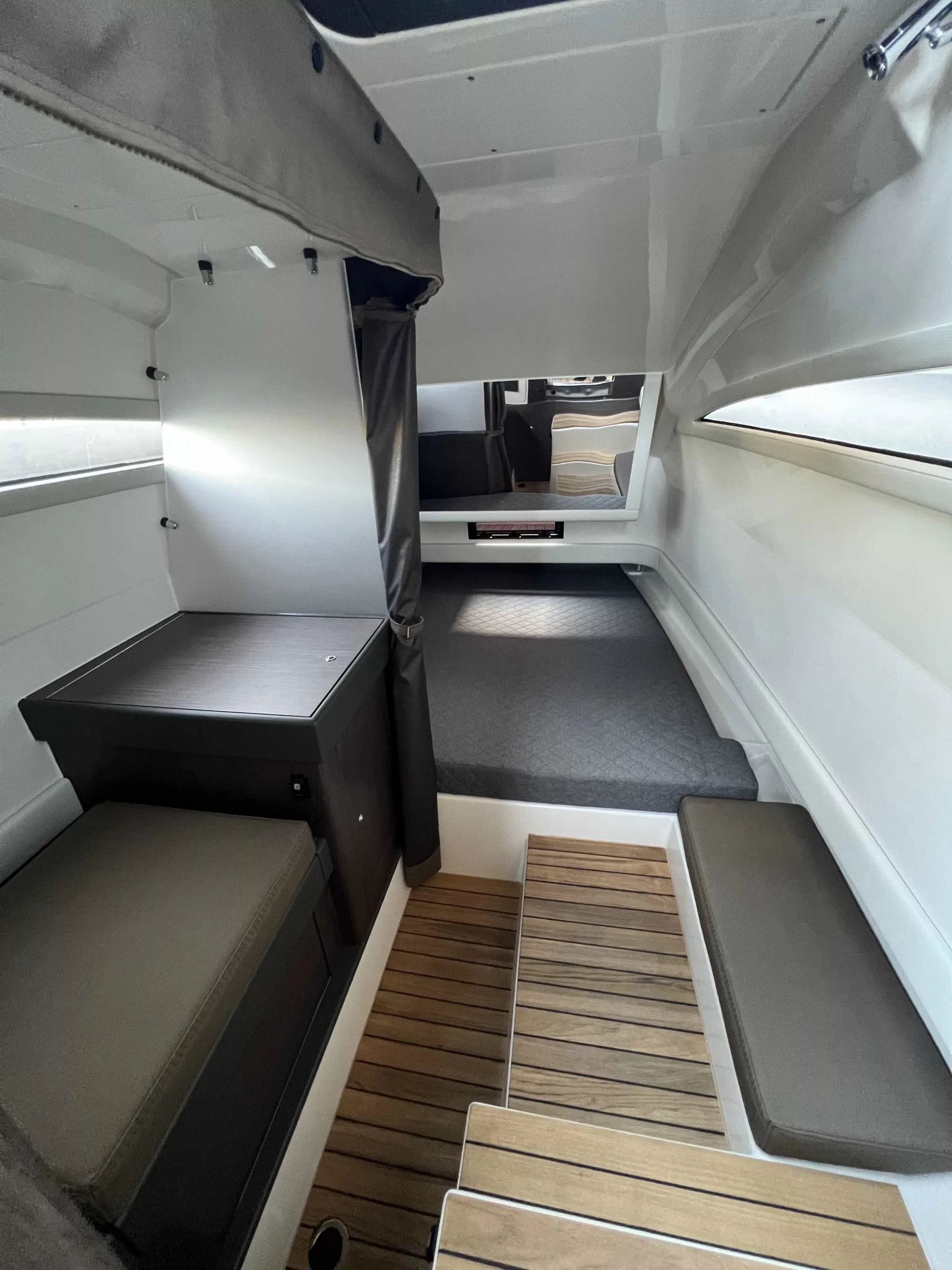 Technohull Explorer 40