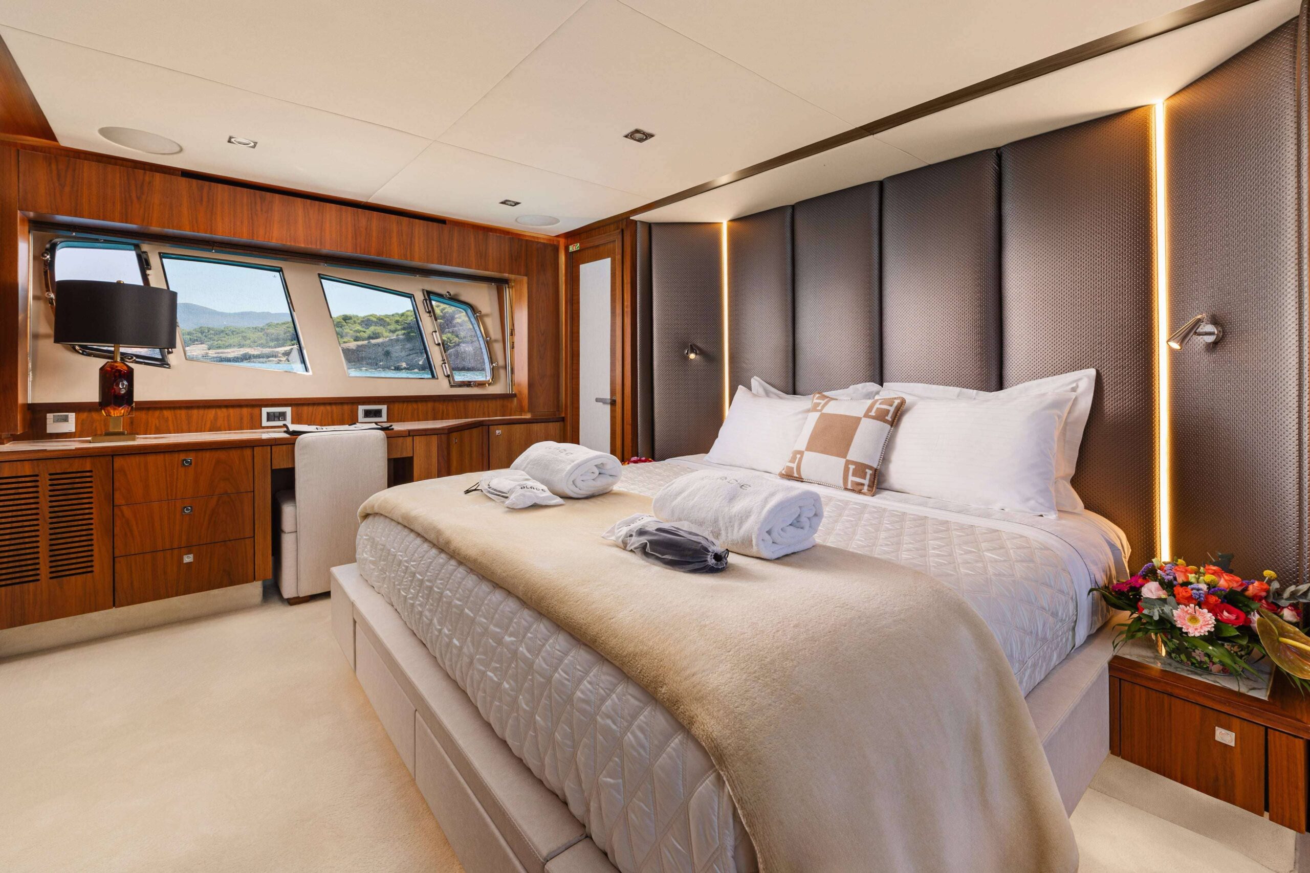 Sunseeker Predator 92