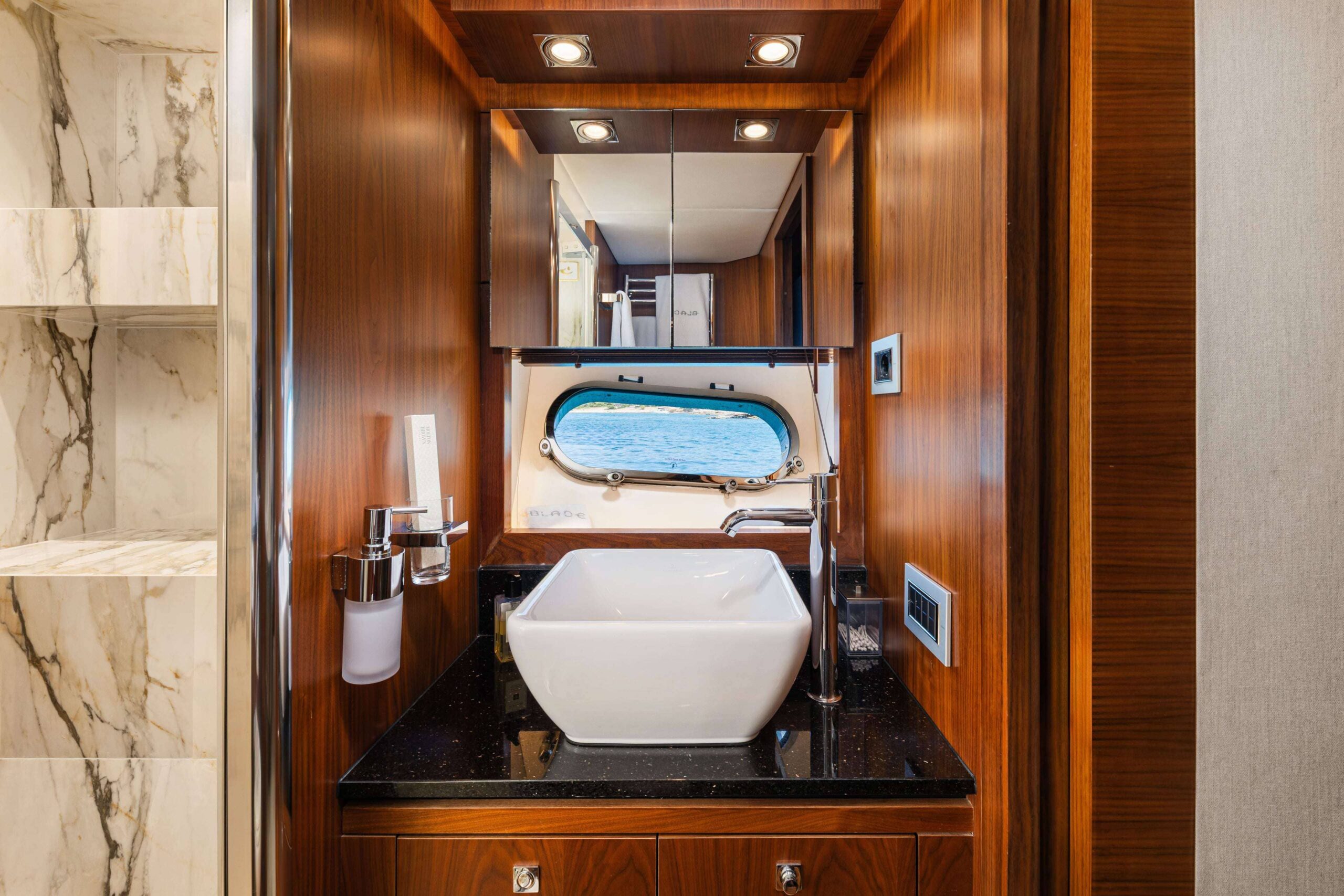 Sunseeker Predator 92