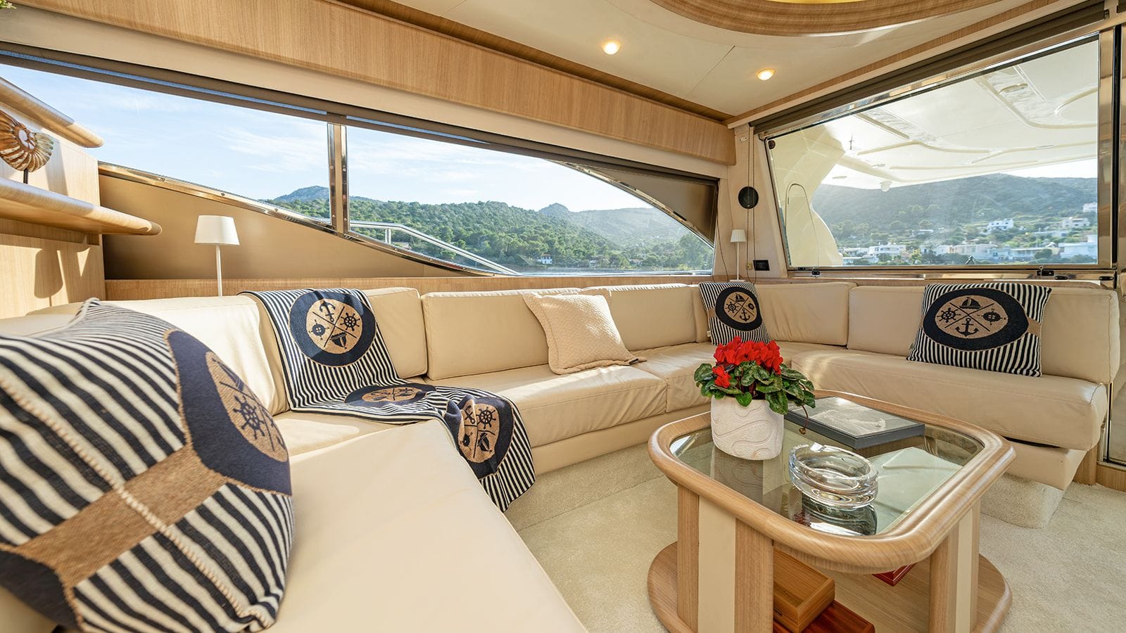 Ferretti 680