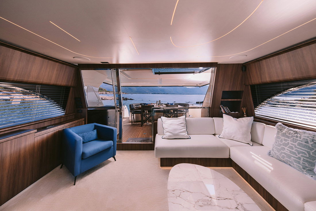 Ferretti 80