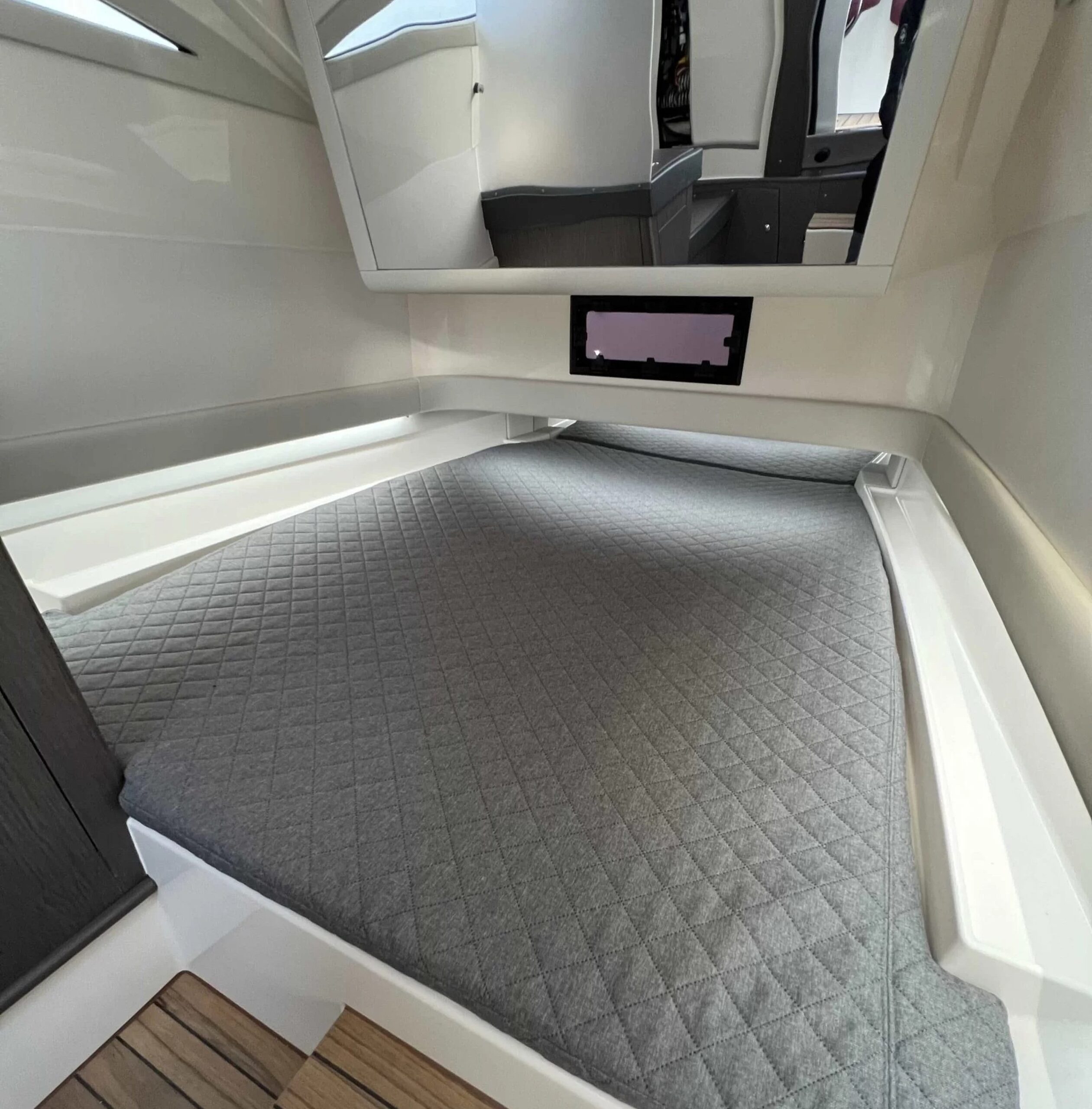 Technohull Explorer 40