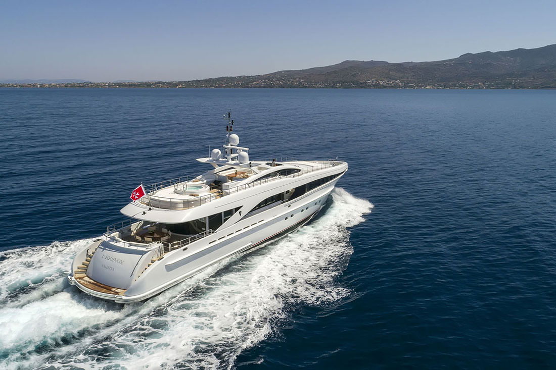 Heesen 3700
