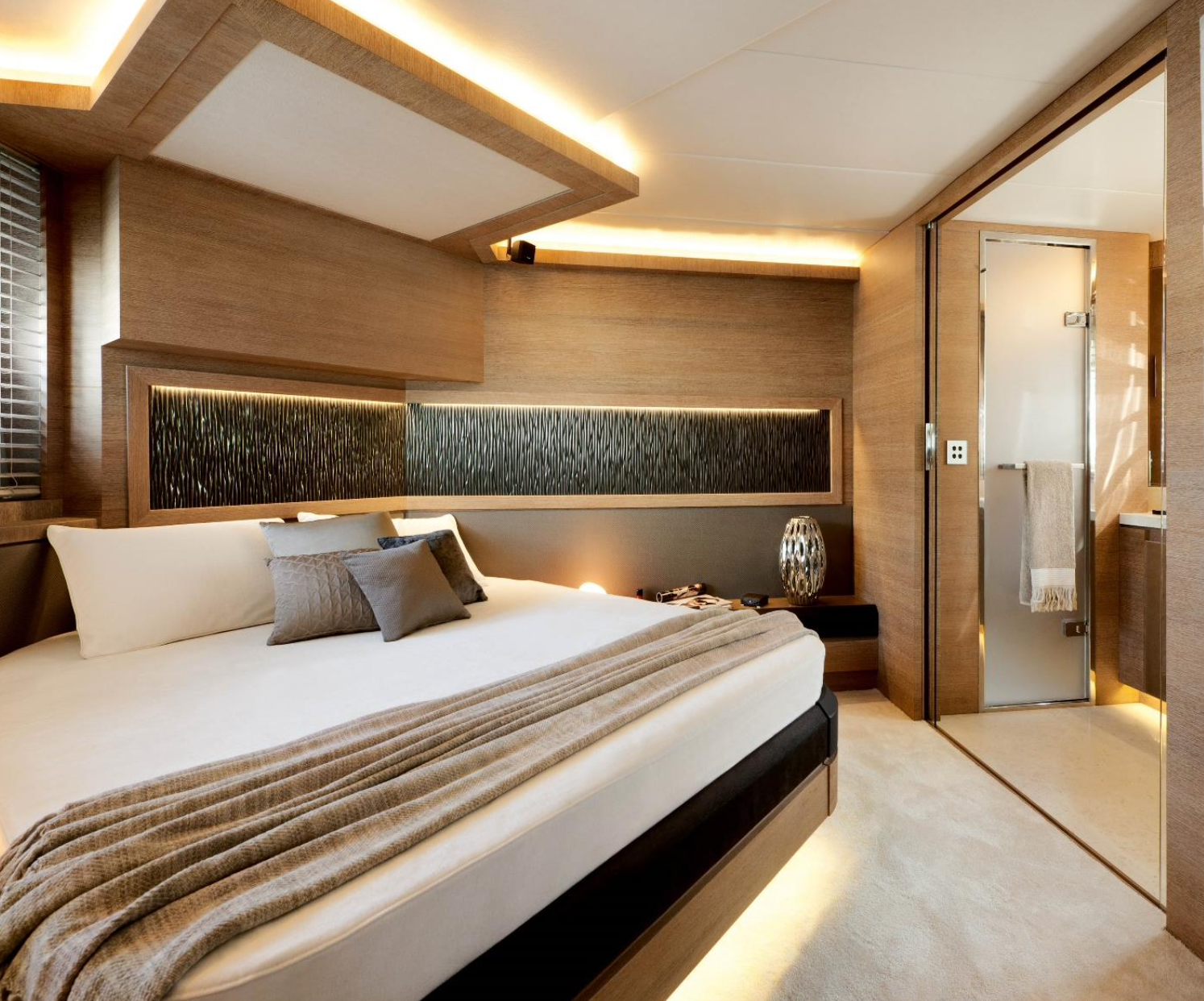 Monte Carlo Yachts 76