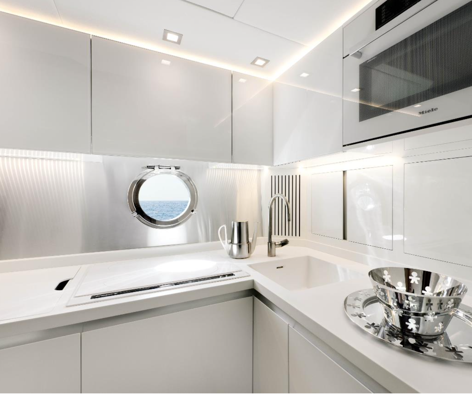 Monte Carlo Yachts 76