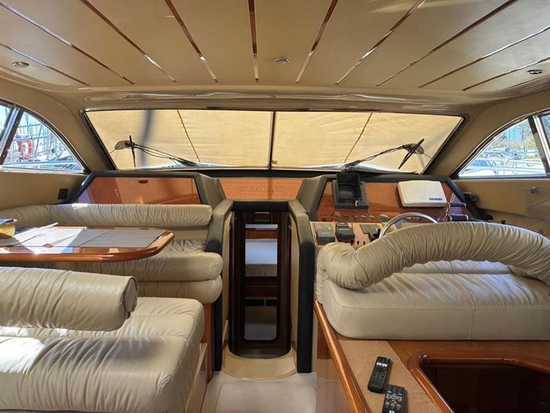 Ferretti 57