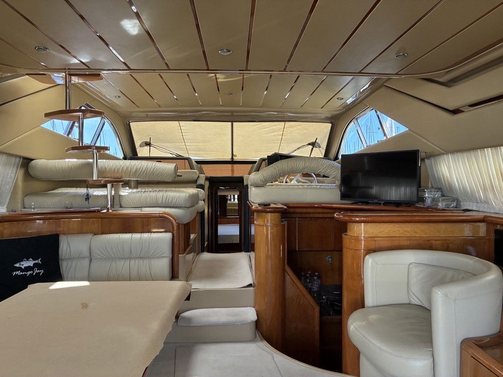 Ferretti 57