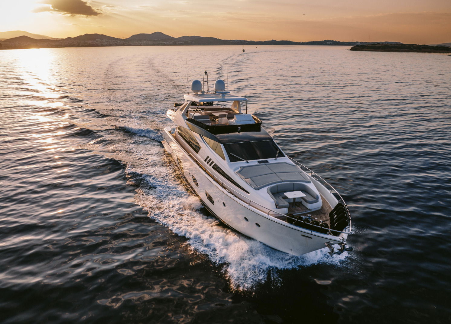 Ferretti 800