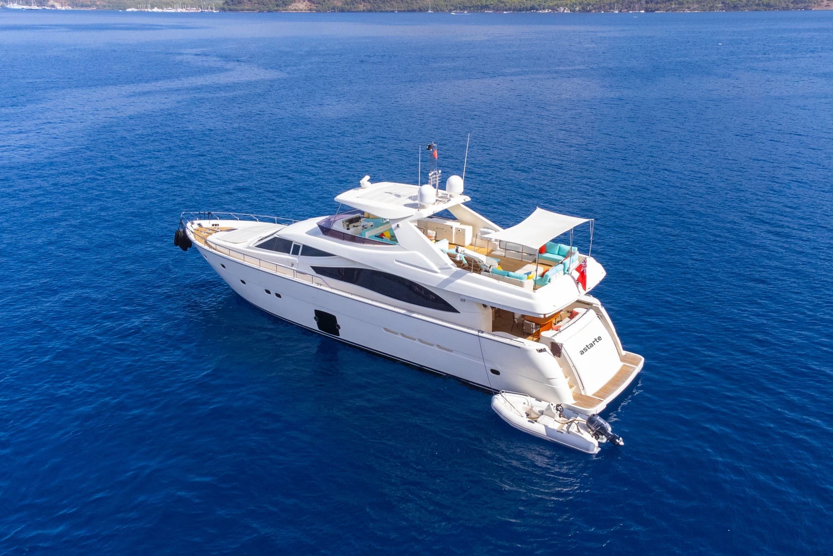 Ferretti 830