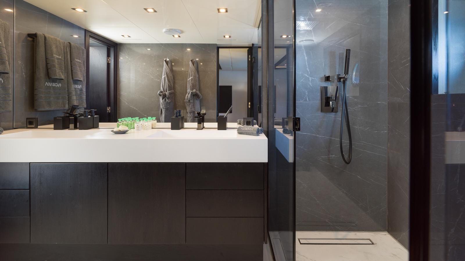 Cantieri di Pisa Akhir 110