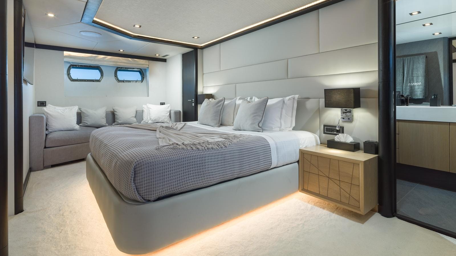 Cantieri di Pisa Akhir 110