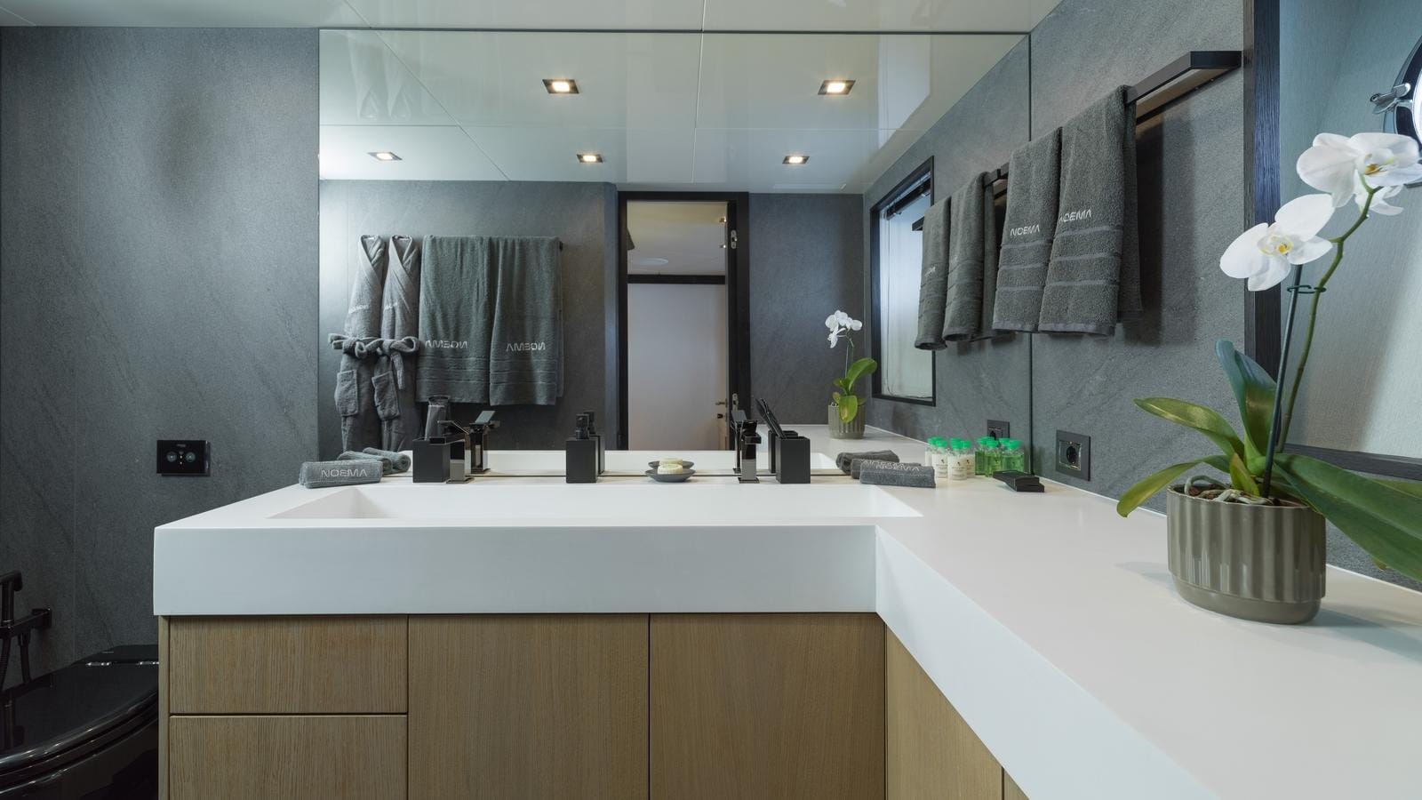 Cantieri di Pisa Akhir 110