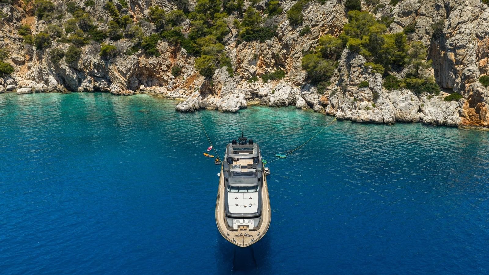 Cantieri di Pisa Akhir 110