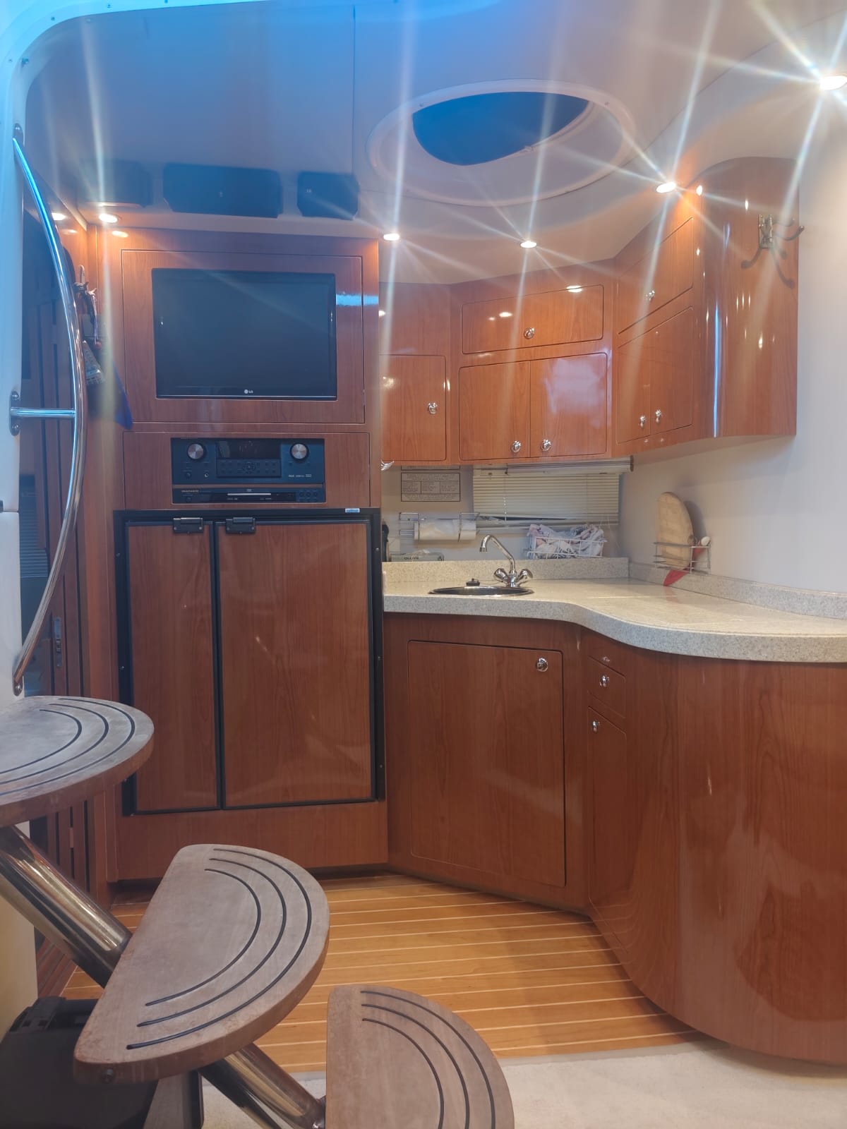 Regal 4060 Commodore