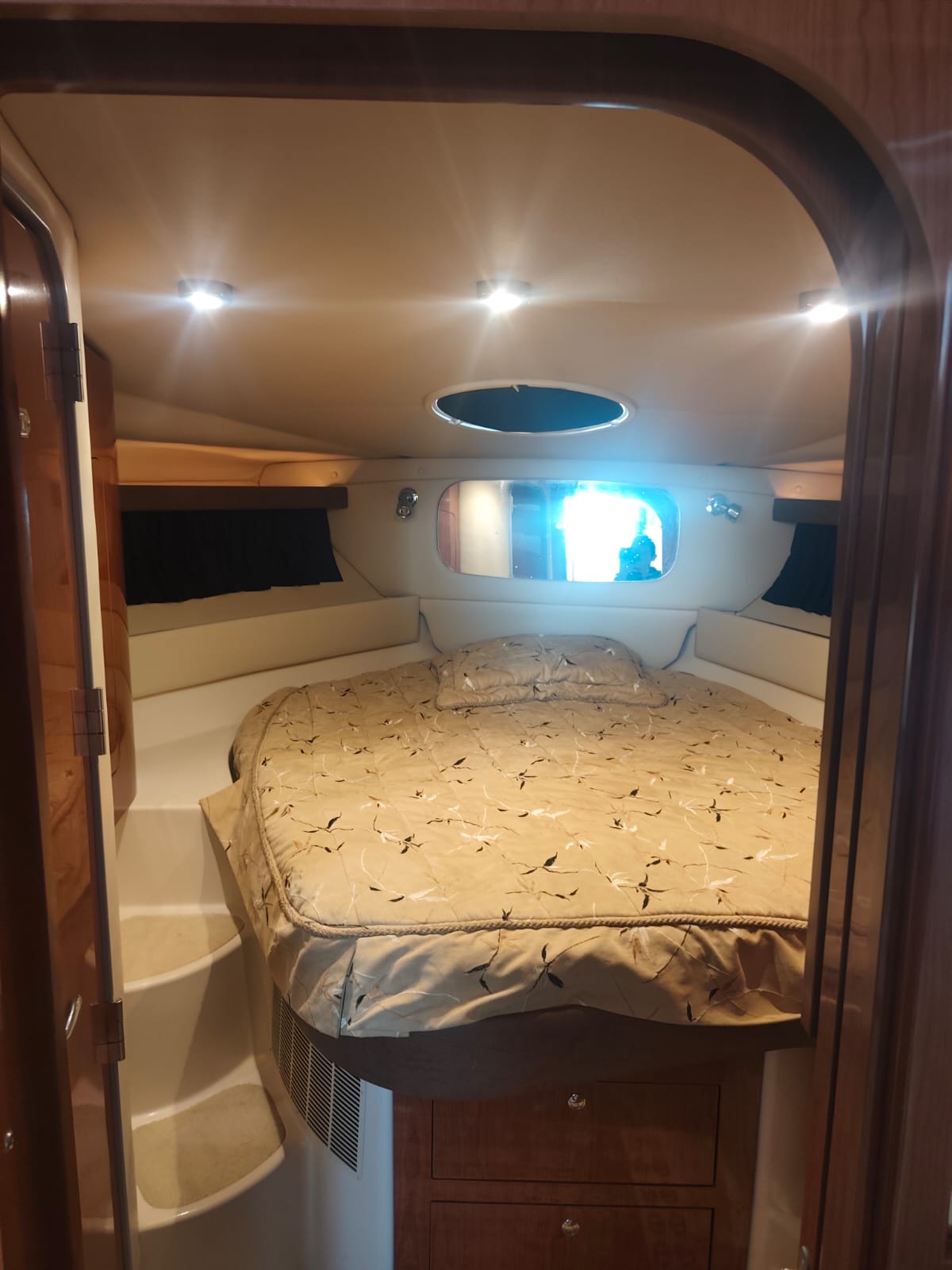 Regal 4060 Commodore