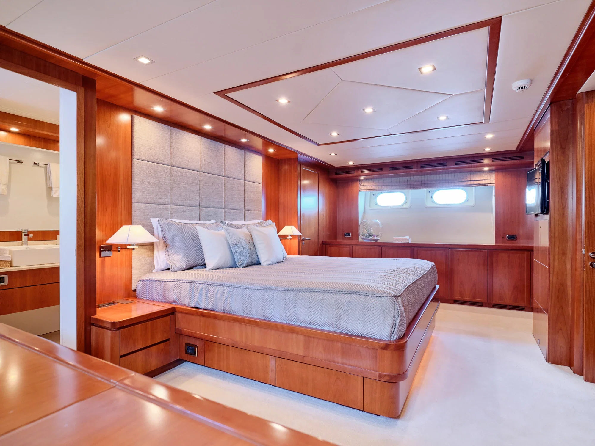 Falcon 115