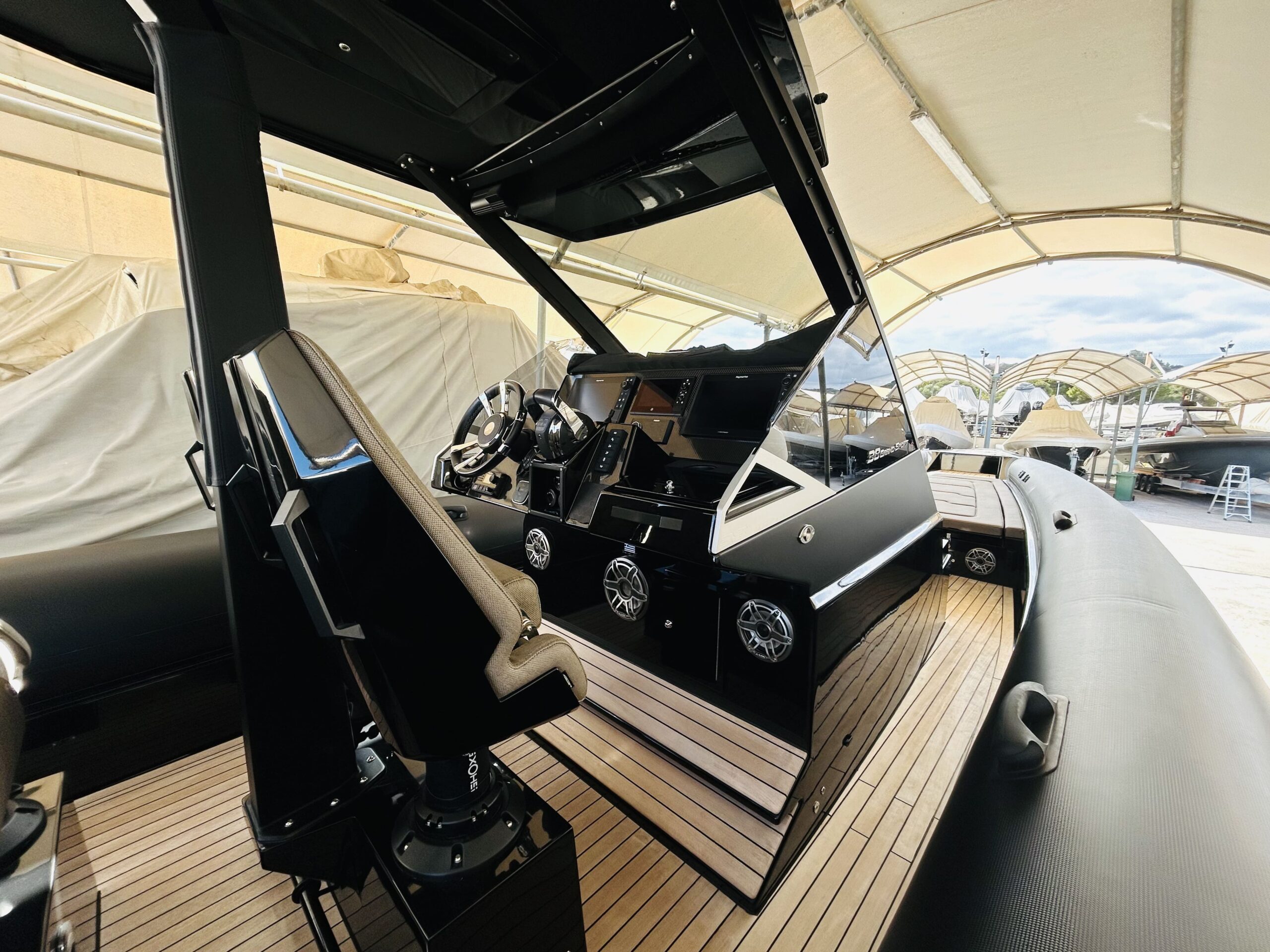 Technohull 38 Grand Sport