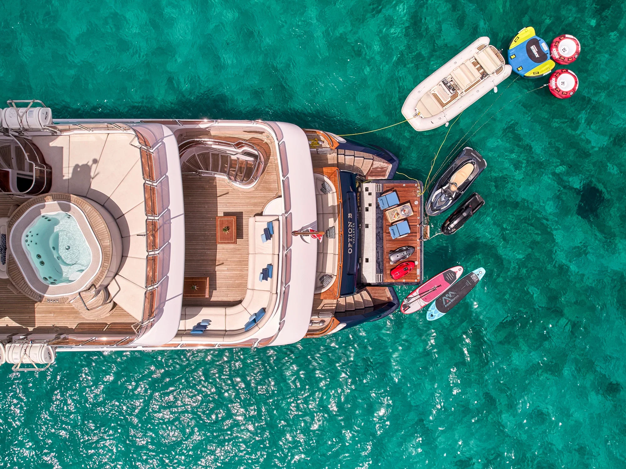 Benetti Classic 121