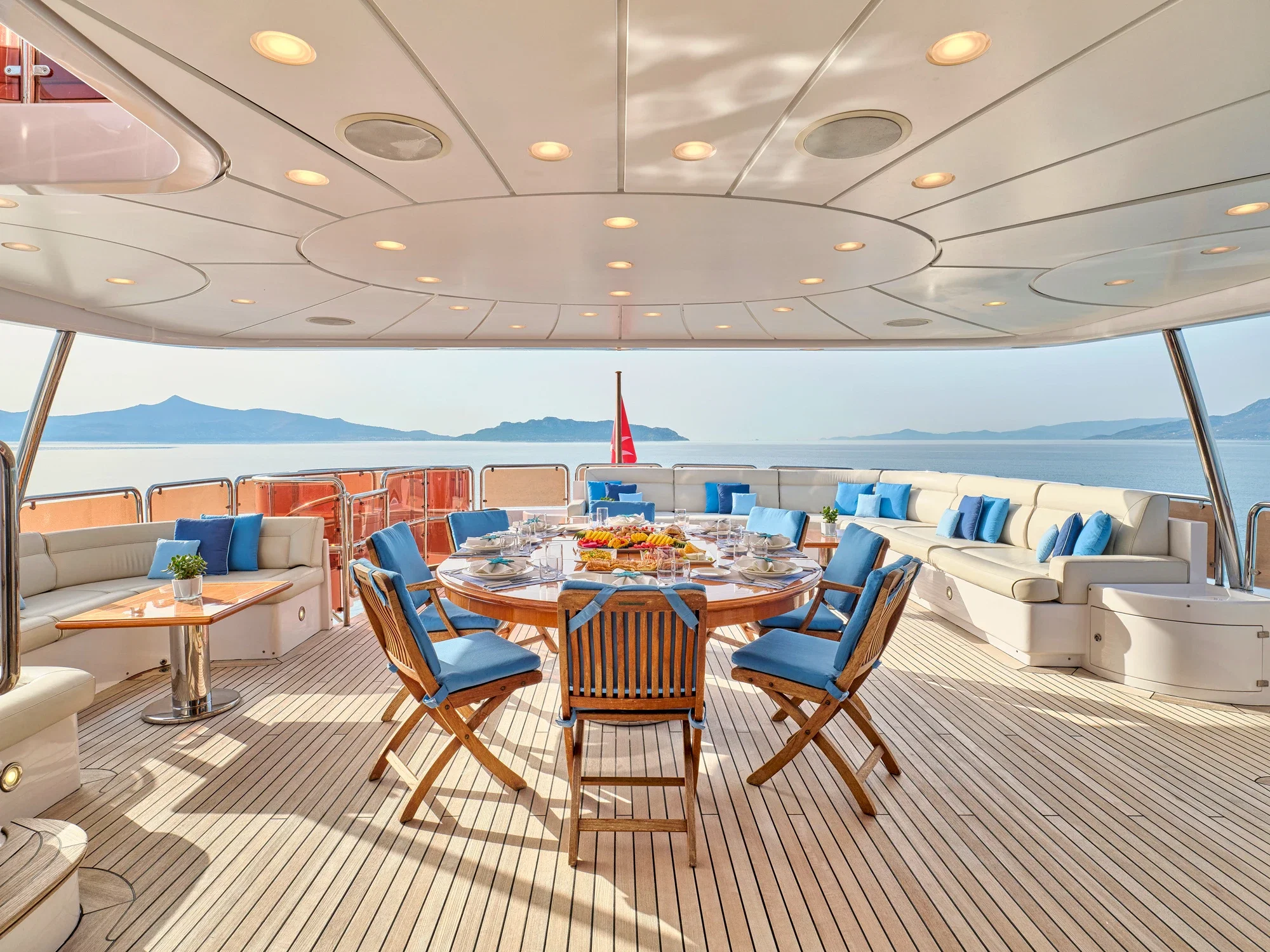 Benetti Classic 121