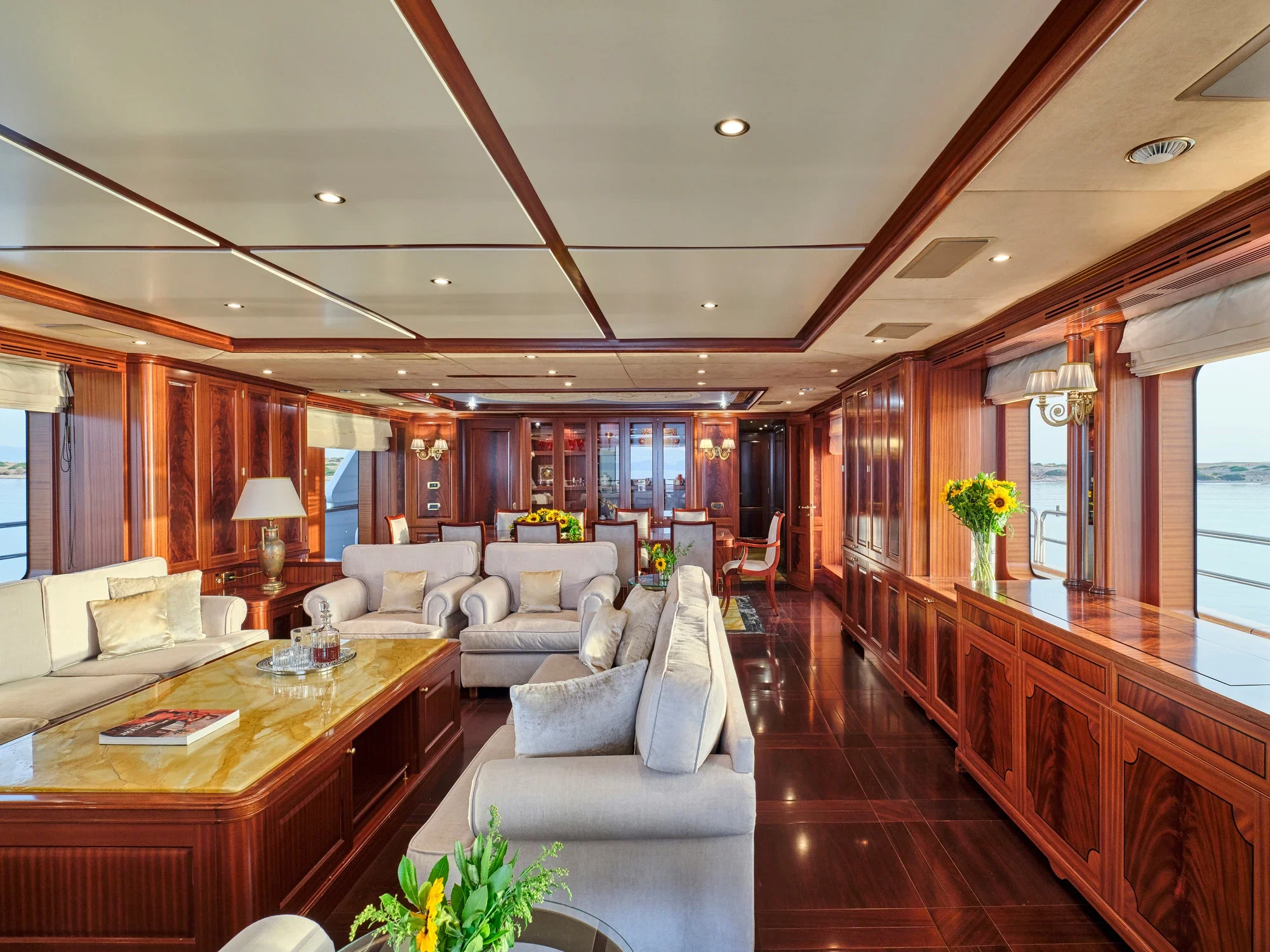 Benetti Classic 121